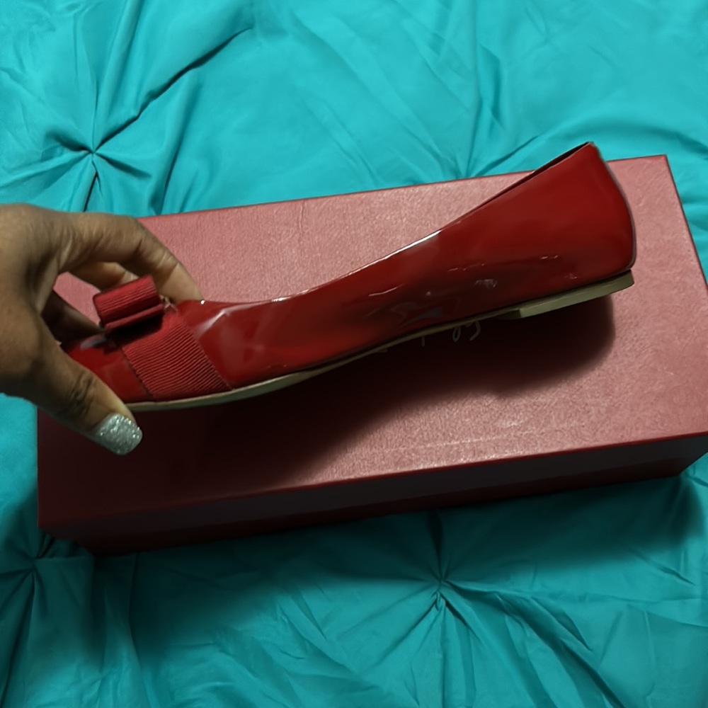 Red Designer - Picture 3 of 3